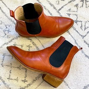 SOLD Chelsea boots